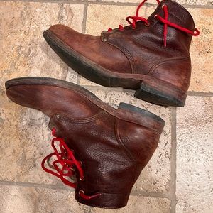 Beautiful heavy leather boots US10
